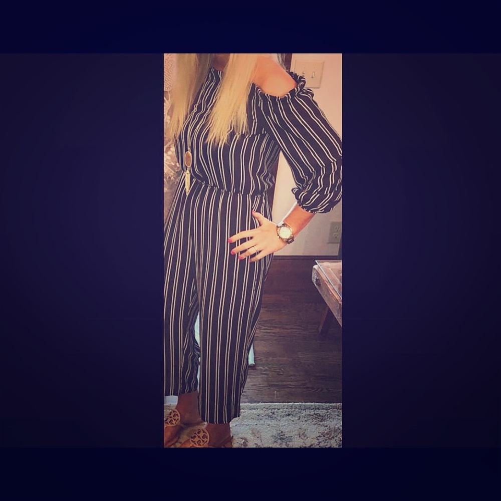 Adorable Navy Striped Pantsuit😍